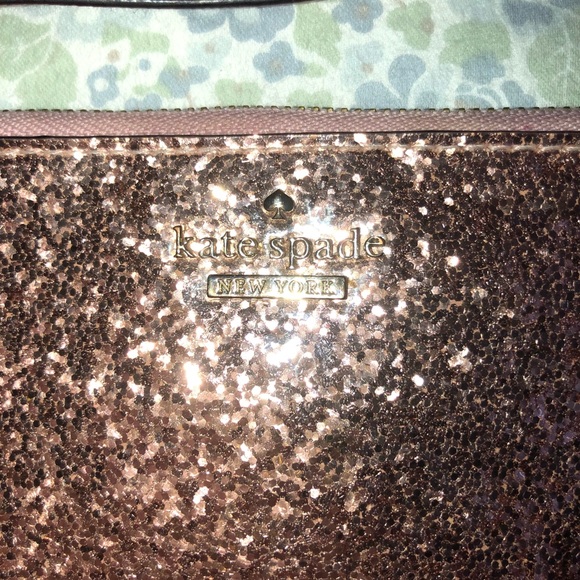 Sparkly Kate spade wristlet - Picture 3 of 4